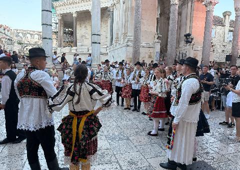 Dani Hrvata Mađarske u Splitsko-dalmatinskoj županiji Dani Hrvata Mađarske u Splitsko-dalmatinskoj županiji